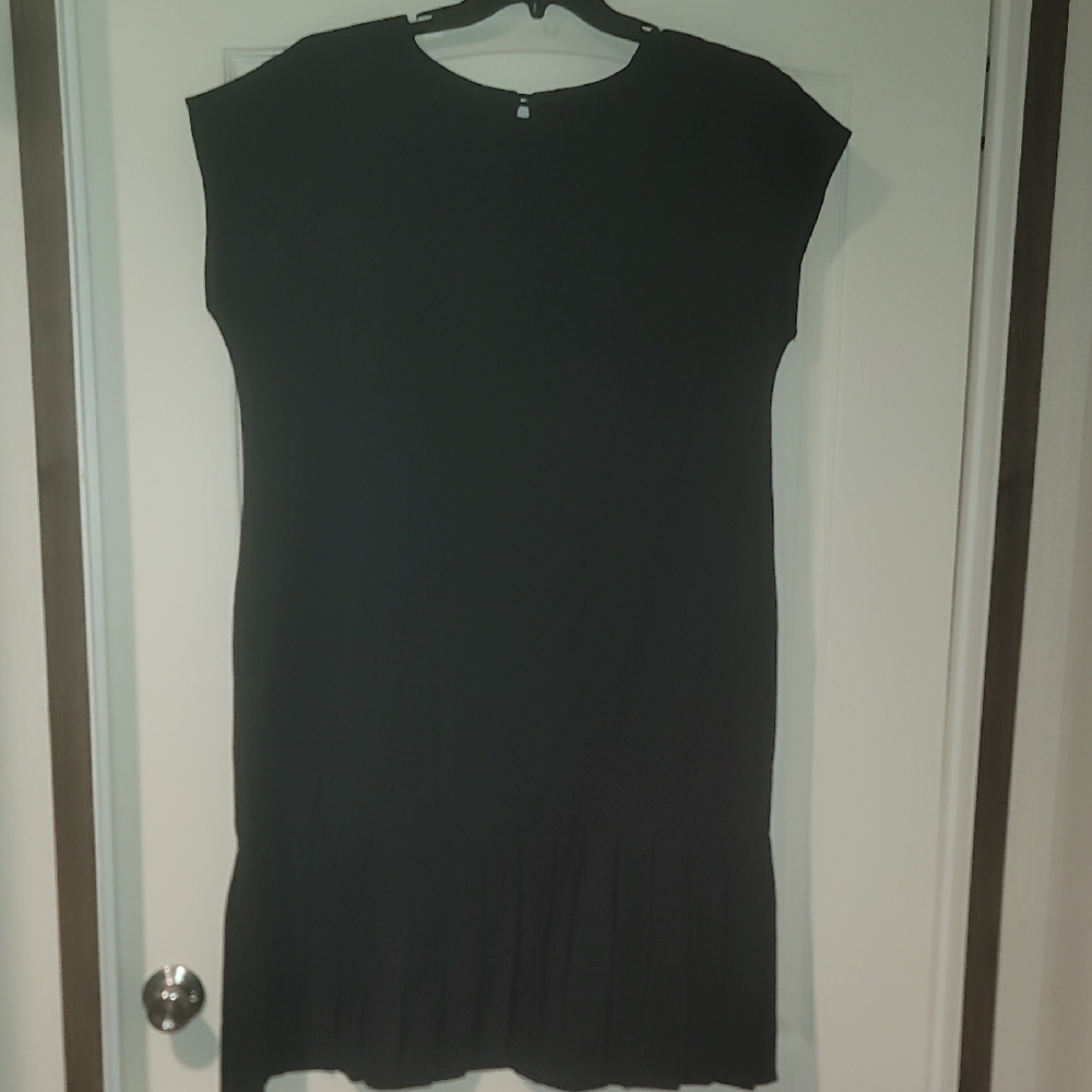 CB New York Elegant Midi Black Dress With Pleated Hem Size 16